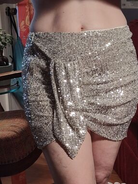Free People Sequin Mini Skirt in Champagne Size 8 EUC